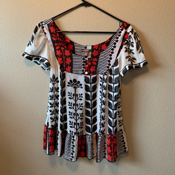 Coco and Chase Top—good quality - Picture 3 of 3